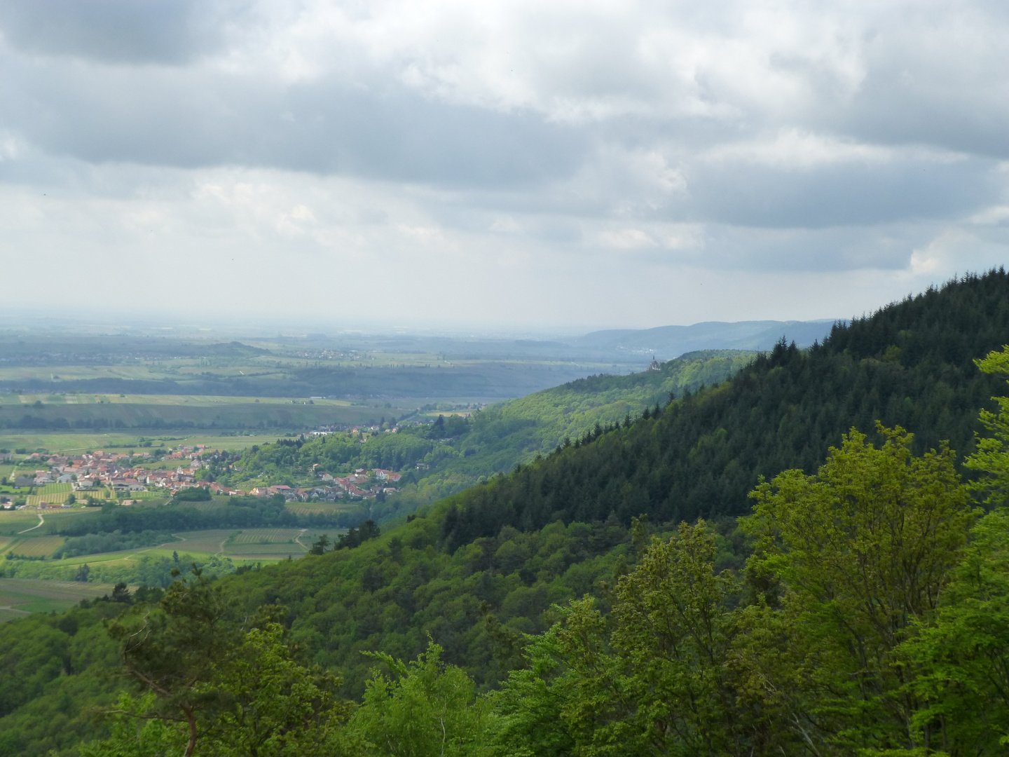 Blick von der Rietburg zur Annakapelle