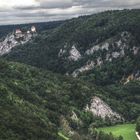 Blick von der Ruine Kallenberg auf Schloss Bronnen