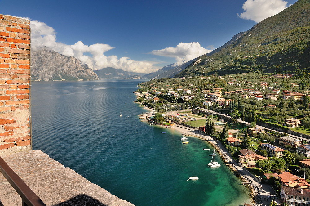 Blick von der Skaligerburg auf Malcesine.