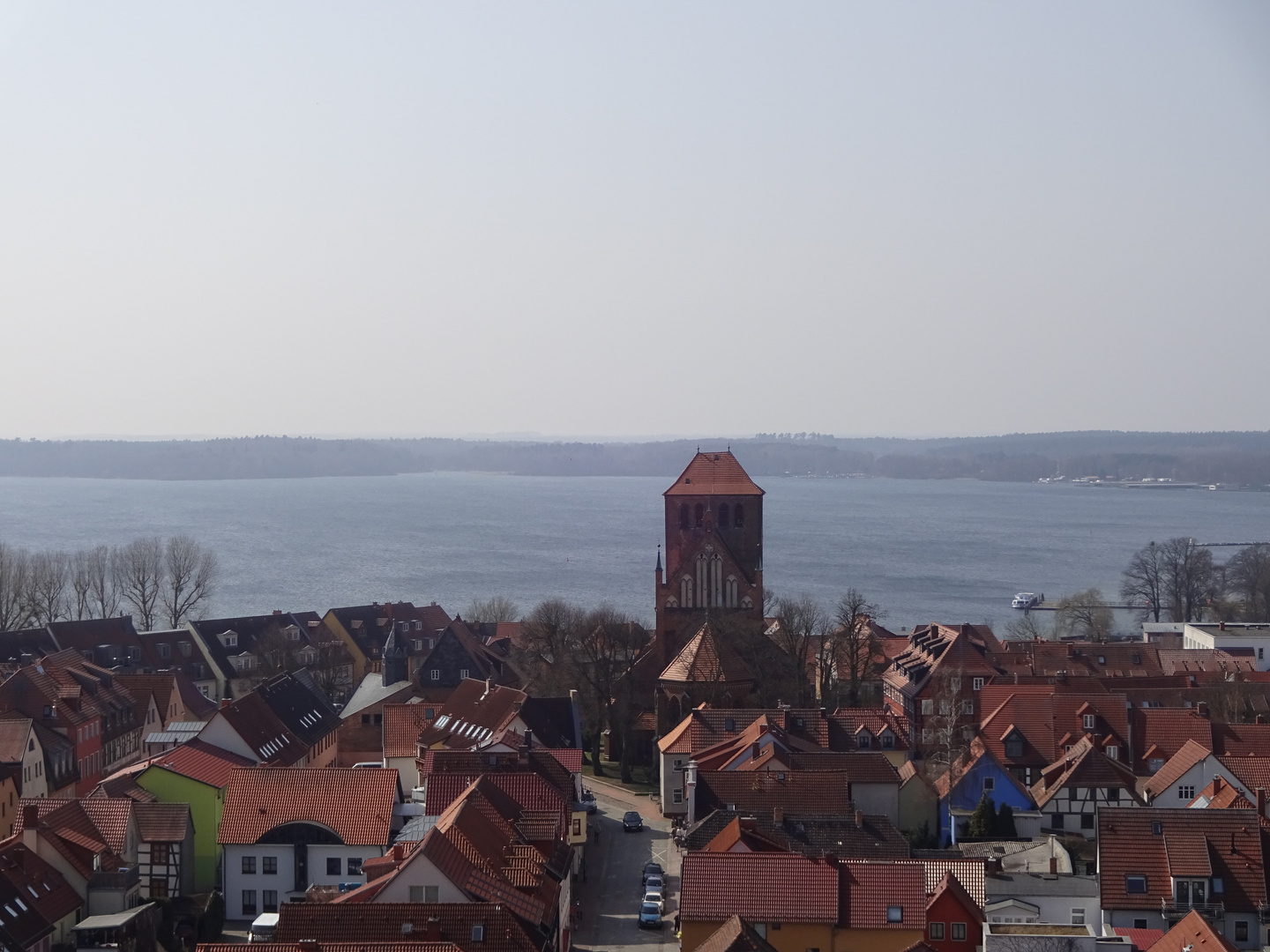 Blick von der St. Marienkirche auf die Warener Altstadt