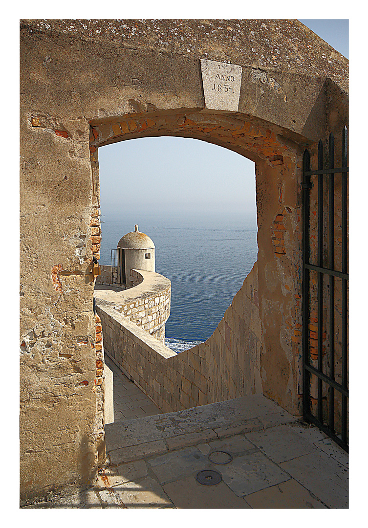 Blick von der Stadtmauer Dubrovniks 