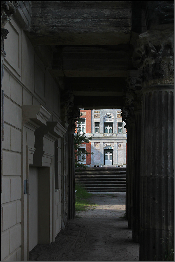 Blick von der Tempelruine ...