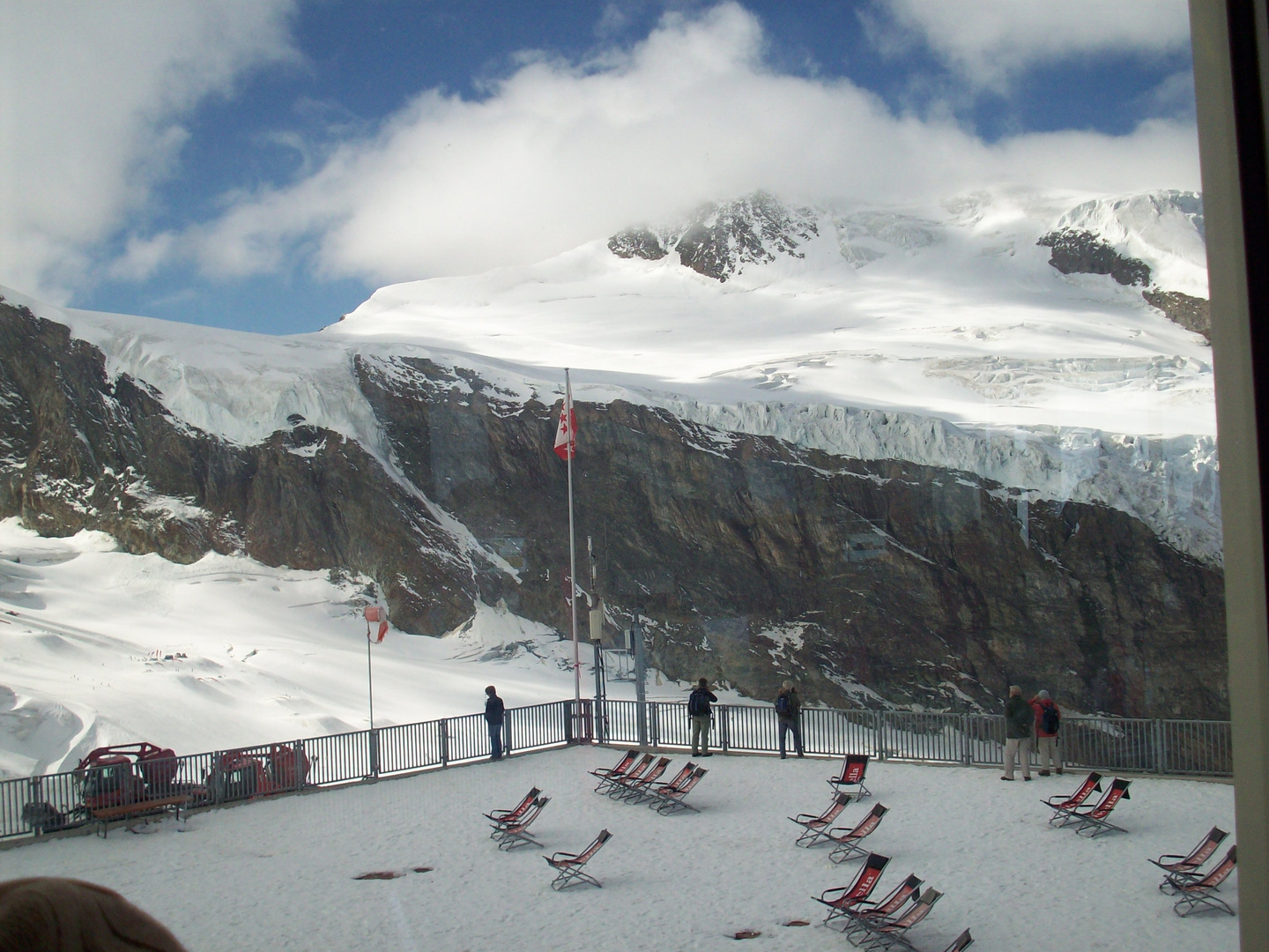 Blick von der Terrasse auf dem Felskinn in 3000 mHöhe