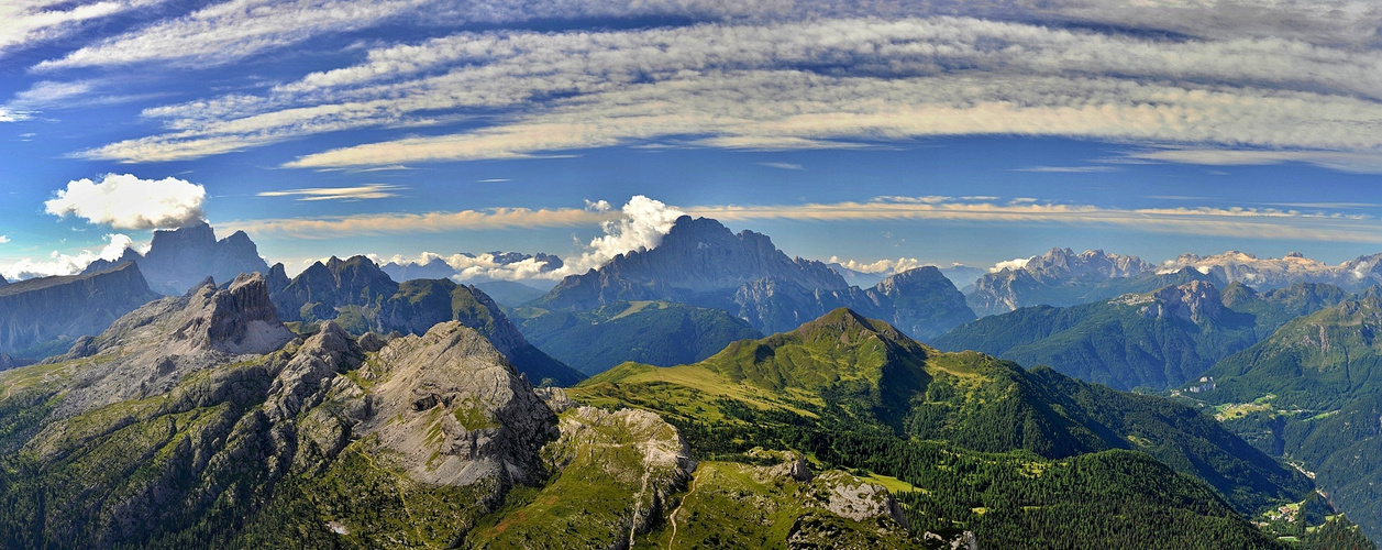 Blick von der Terrasse Rifugio Lagazuoi : Süden-Westen