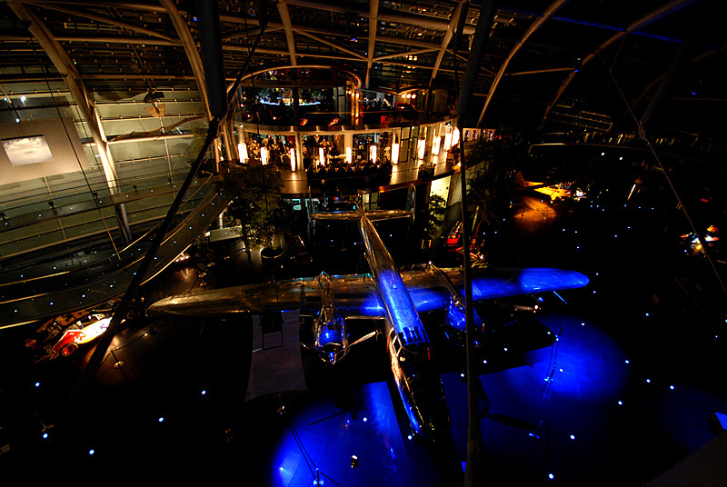 Blick von der Threesixty Bar im Hangar 7 - 01