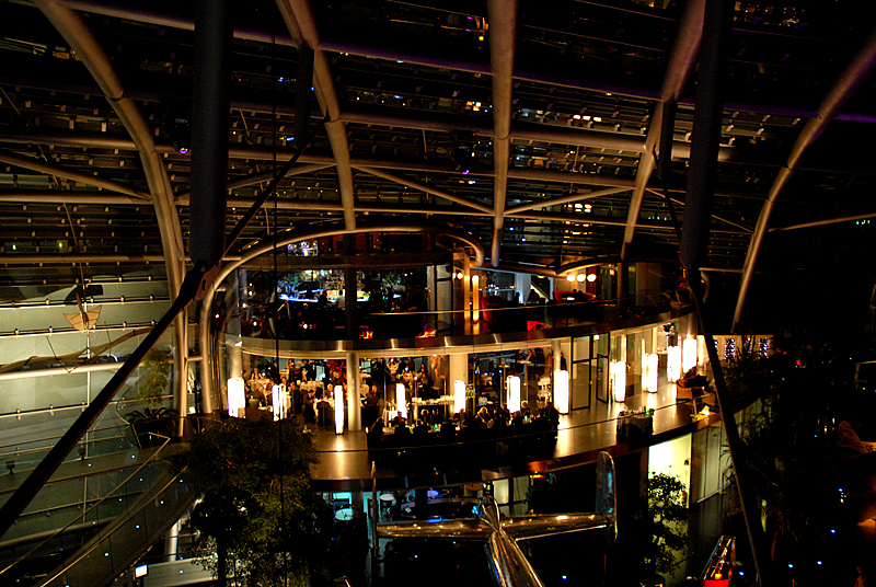 Blick von der Threesixty Bar im Hangar 7 - 03