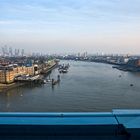 Blick von der Tower Bridge über London