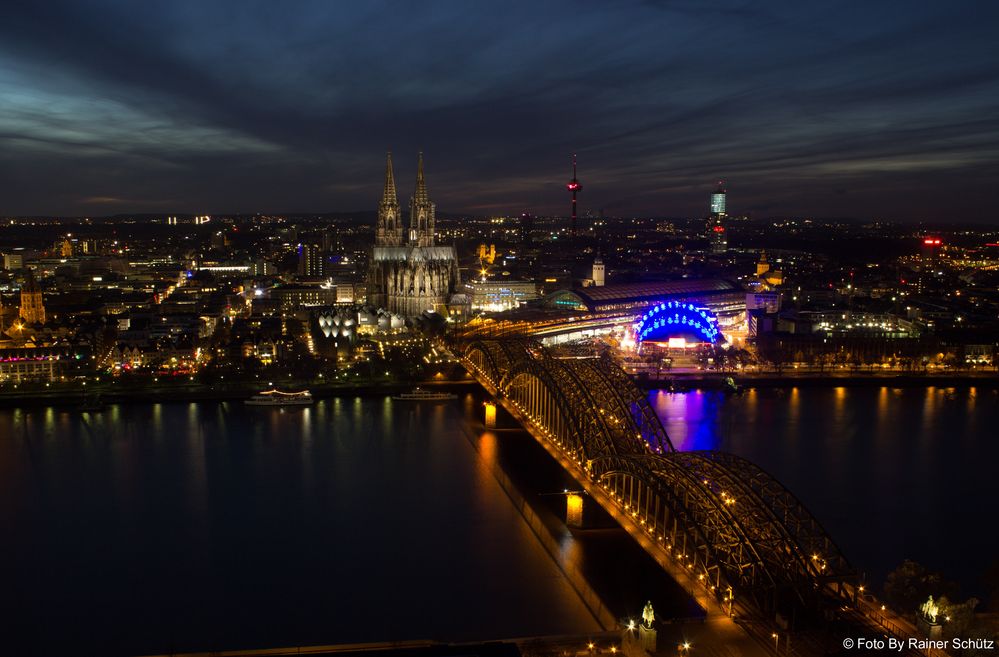 Blick von der Triangel auf den DOM in Köln