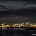 Blick von der Uerdinger Rheinbrücke .....