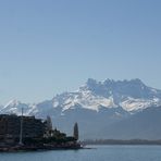 Blick von der Uferpromenade in Montreux über den Genfer See