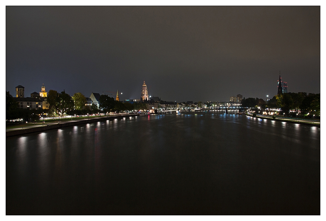 Blick von der Untermainbrücke Richtung Frankfurter Altstadt