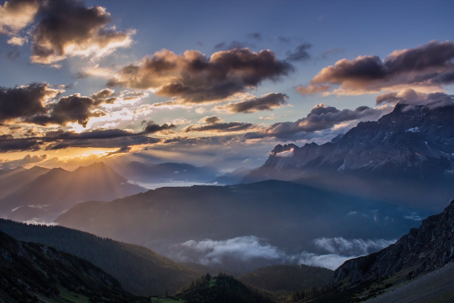 blick von der Upsspitze Ehrwald, Tirol nach Garmisch