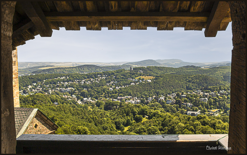 Blick von der Wartburg über Eisenach und den Thüringer Wald 