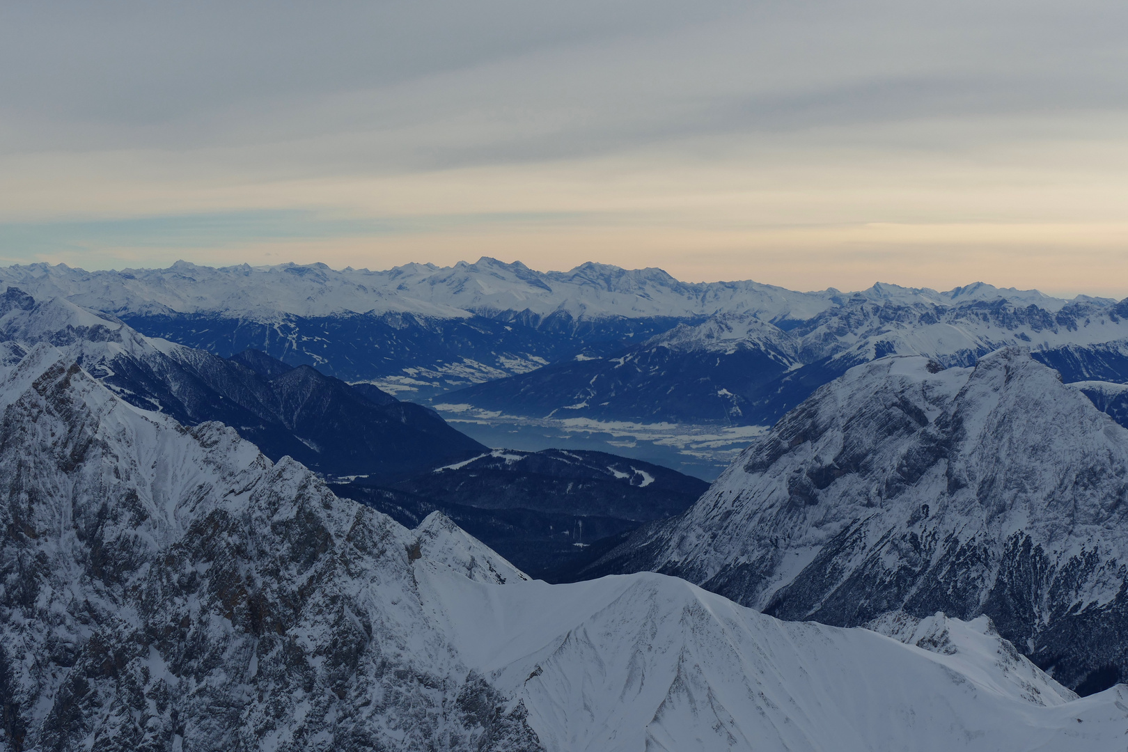 Blick von der Zugspitze im Dezember