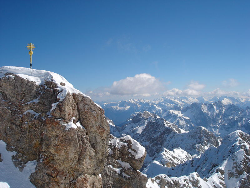 Blick von der Zugspitze zu Österreichs Bergen