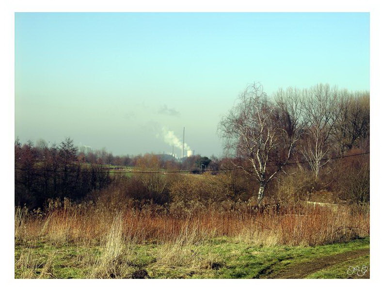 Blick von Dortmund-Kircherne hin zum Krafwerk Lünen