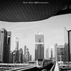 Blick von einer Haltestelle der Dubai Metro. The view from a stop on the Dubai metro.