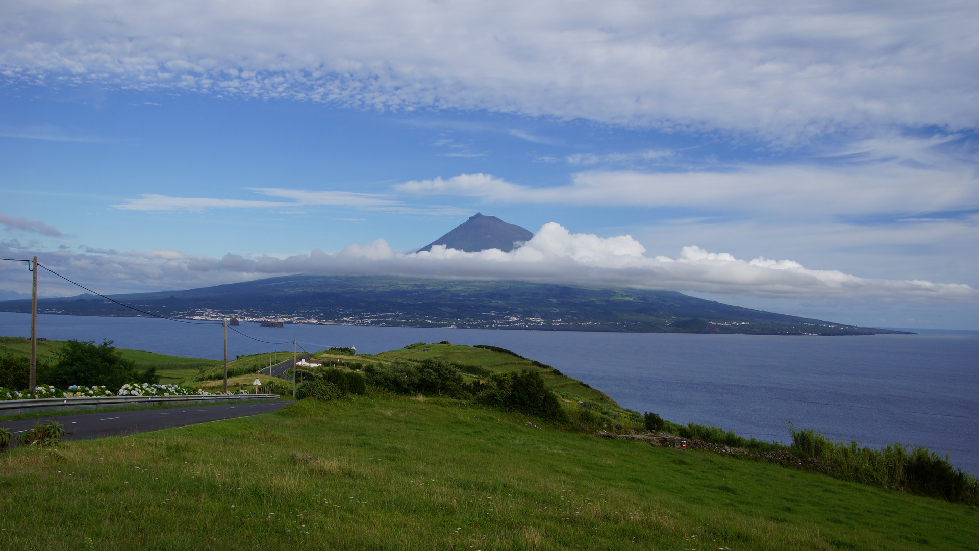 Blick von Faial auf den höchsten Berg Portugals