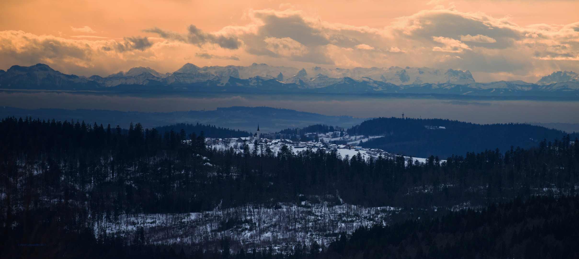 Blick von Finsterau bis zu den Alpen