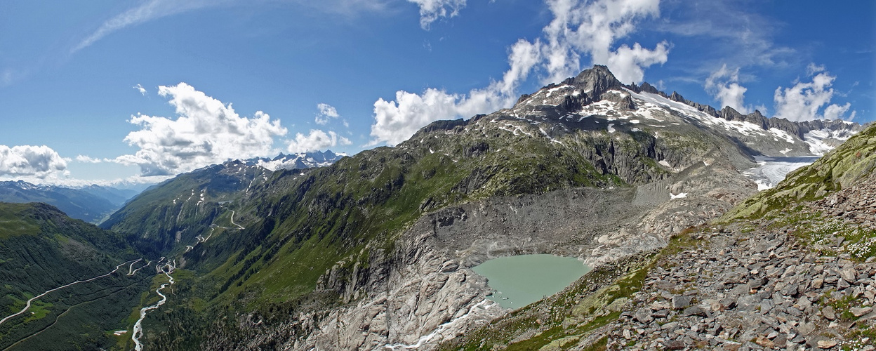 Blick von Furkapass 2429m