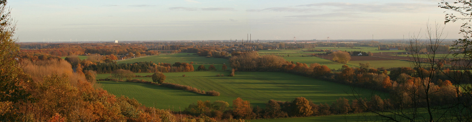 Blick von Hochelten auf den Niederrhein