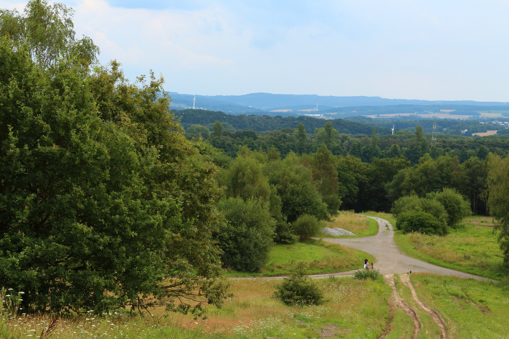 Blick von Holzwickede-opherdicke ins Sauerland.......