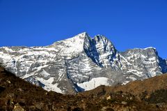 Blick von Khumjung zum Kongde Ri (6187 m)