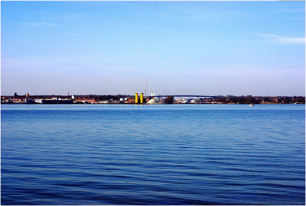 Blick von Kitzeberg auf die Schleuse Kiel-Holtenau