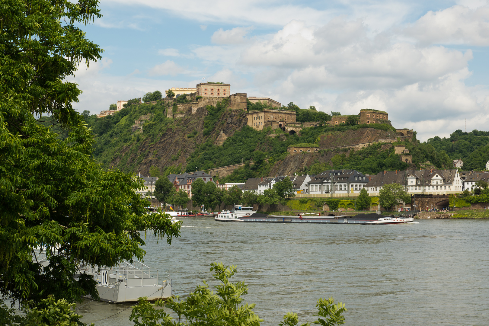 Blick von Koblenz auf die Festung Ehrenbreitstein