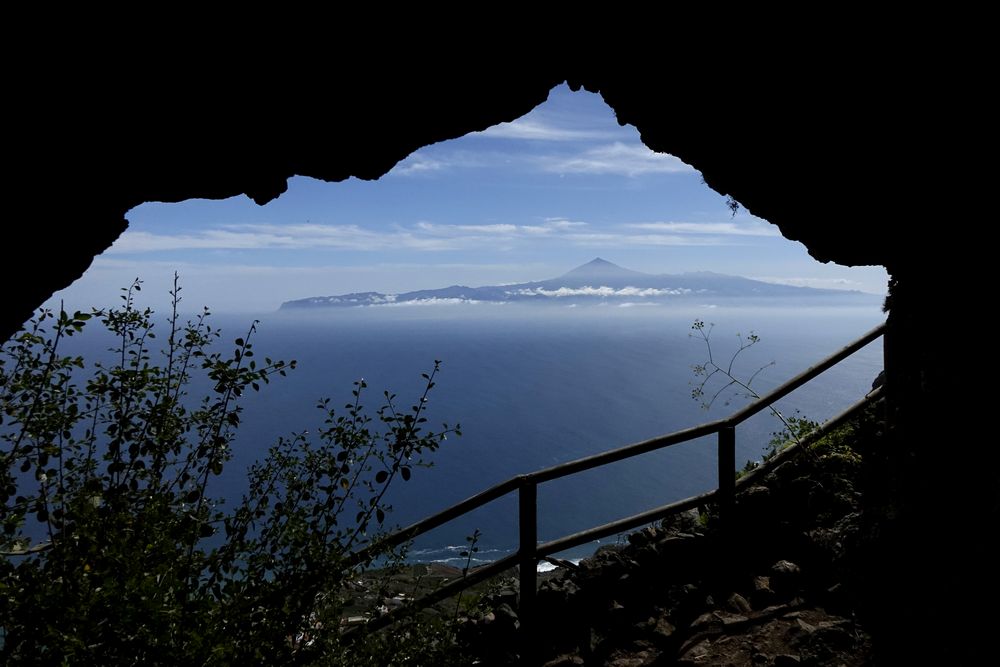 Blick von La Gomera nach Teneriffa zum Teide.....