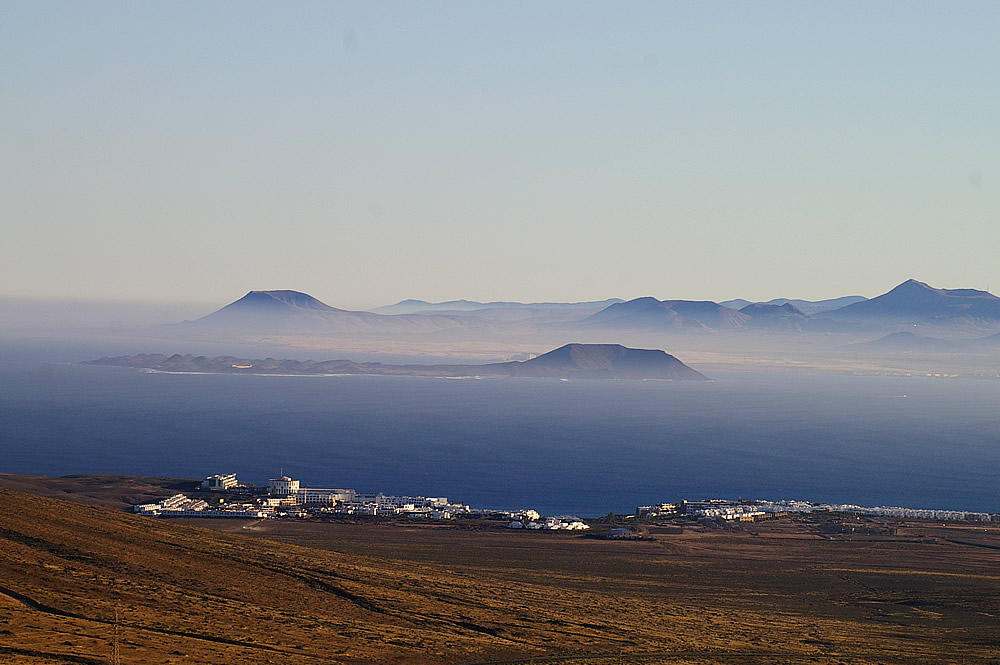 Blick von Lanzarote, Richtung Playa Blanca, Los Lobos, Fuerteventura 1000 pix