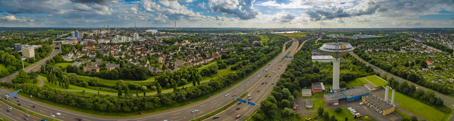 Blick von Leverkusen nach Köln über den Rhein