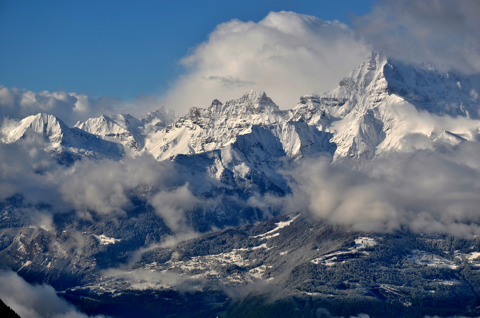 Blick von Leysin über das Rhonetal in die französischen Alpen