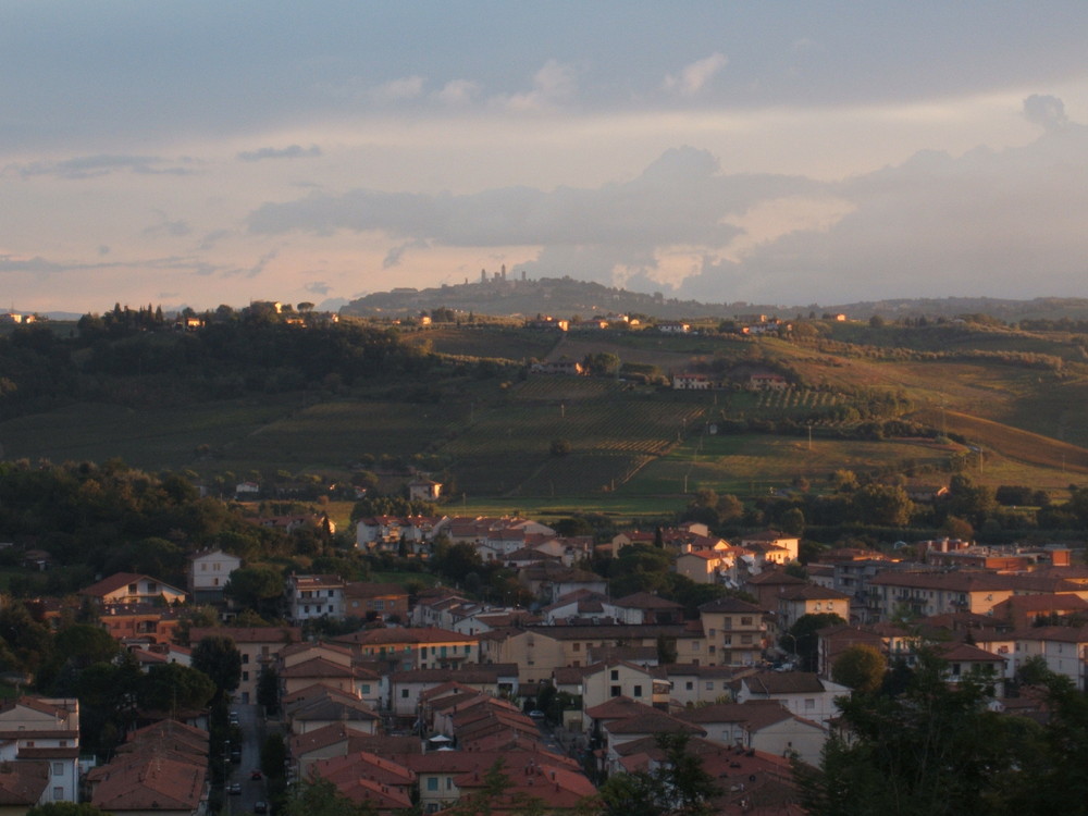 Blick von Lucca nach San Gimignano