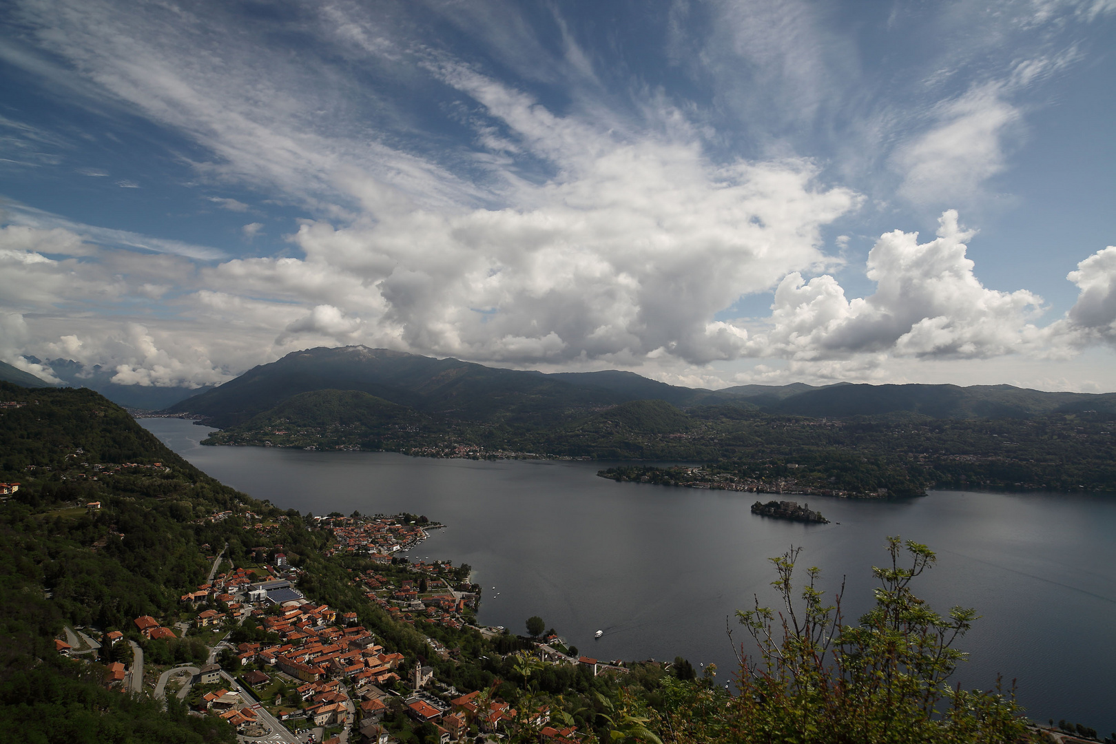 Blick von Madonna del Sasso 2