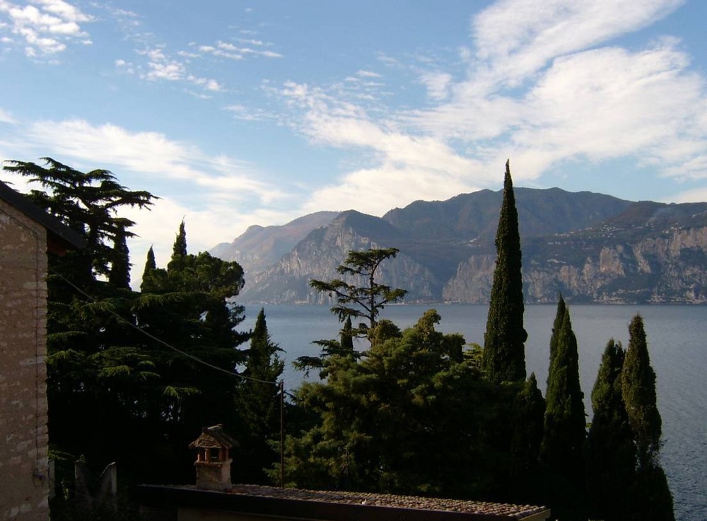 Blick von Malcesine auf den Gardasee