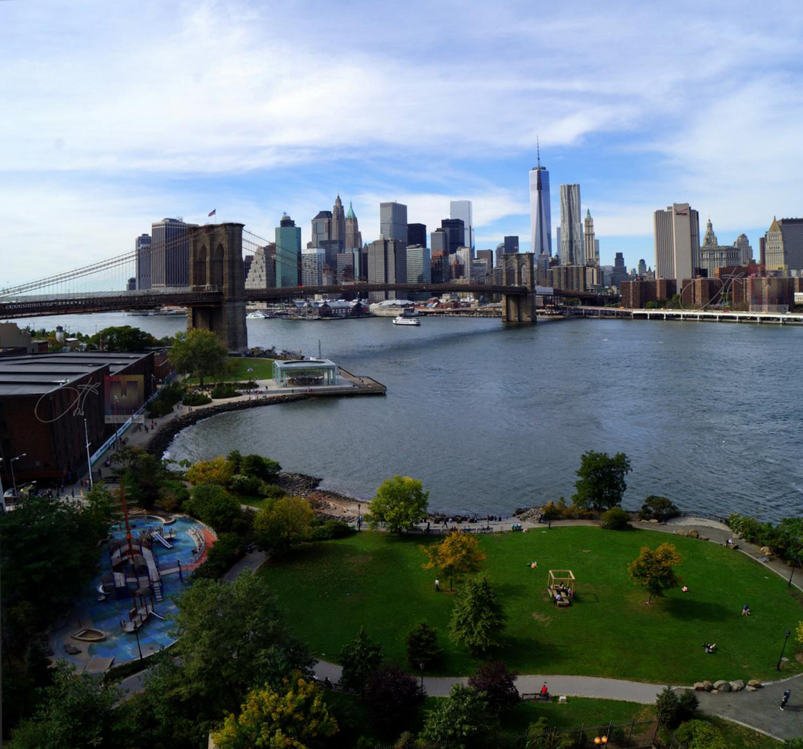 Blick von Manhattan Bridge auf Brooklyn Bridge