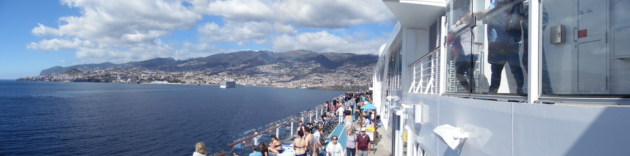 Blick von Mein Schiff 2 auf Funchal/Madeira