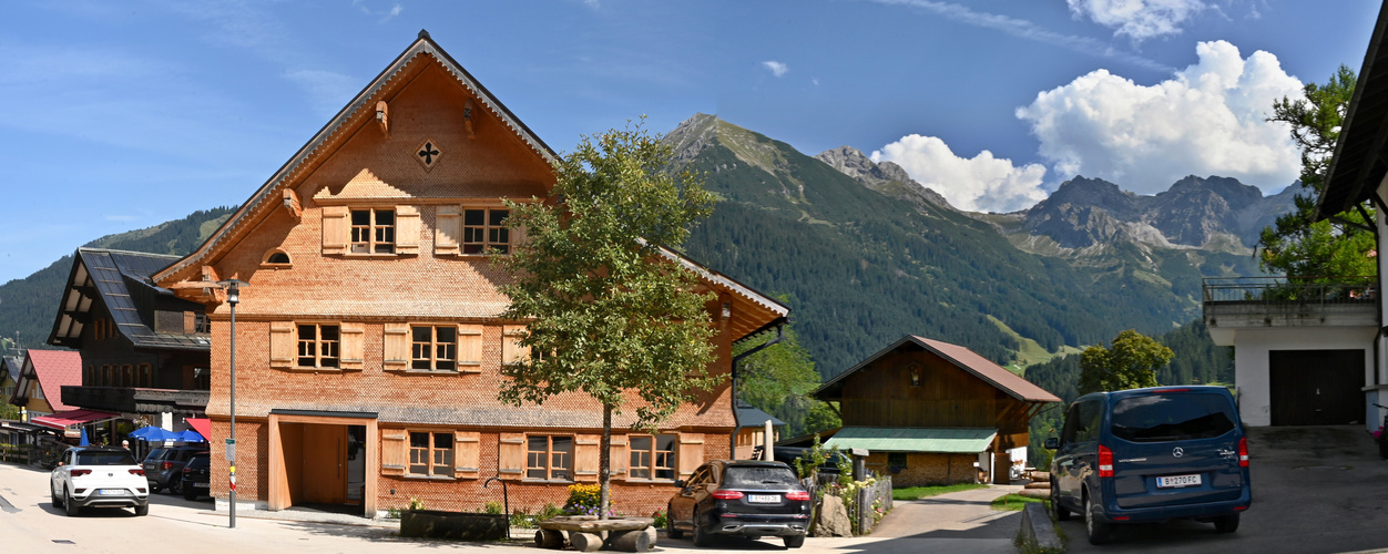 Blick von Mittelberg auf die drei Schafalpenköpfe