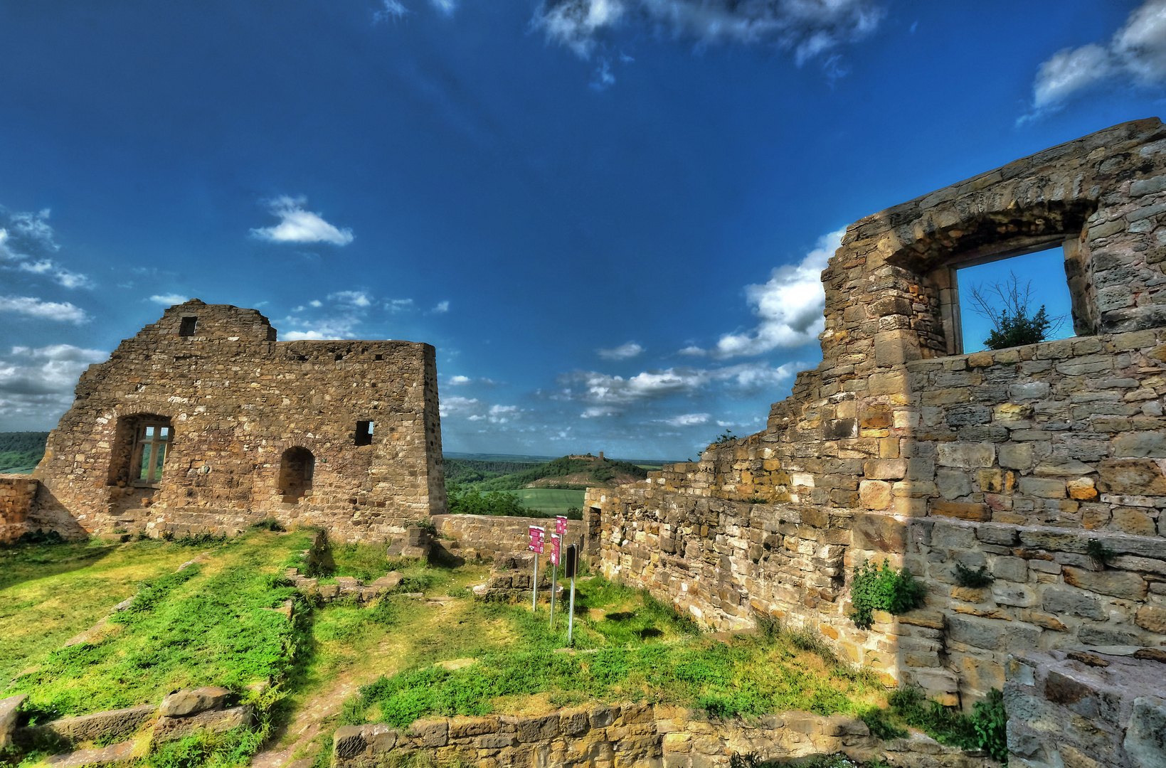 Blick von Mühlburg auf Burg Gleichen