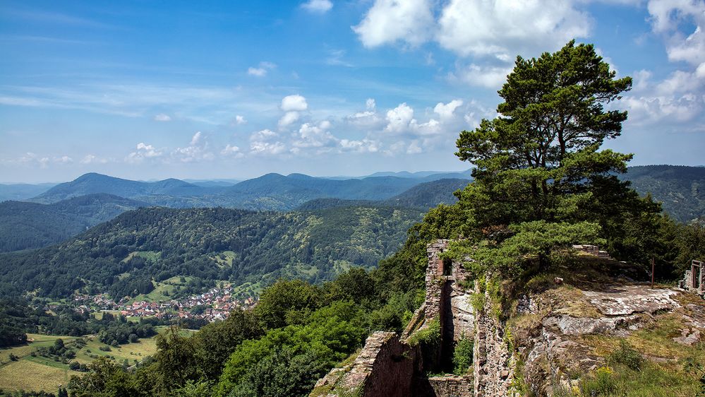 Blick von Neuscharfeneck auf Ramberg