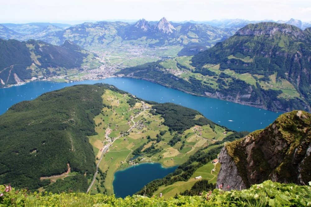 Blick von Niederbauen-Chulm auf das Seelisbergseeli