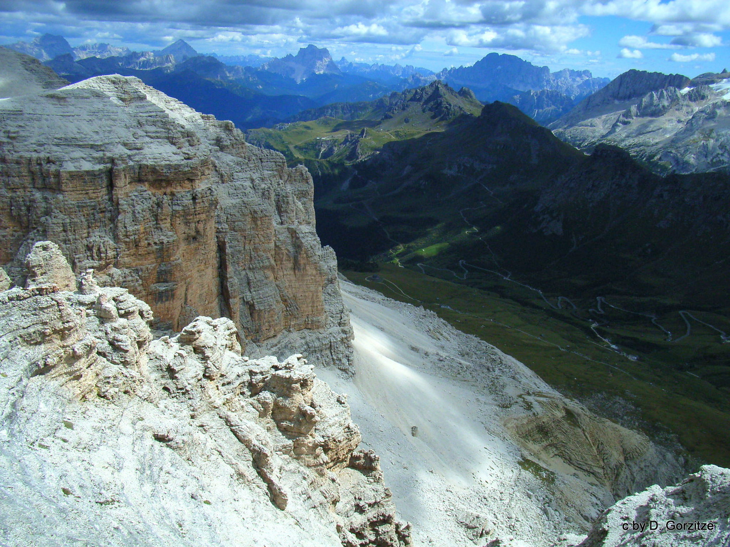 Blick  von Pordoi / Sellastock !