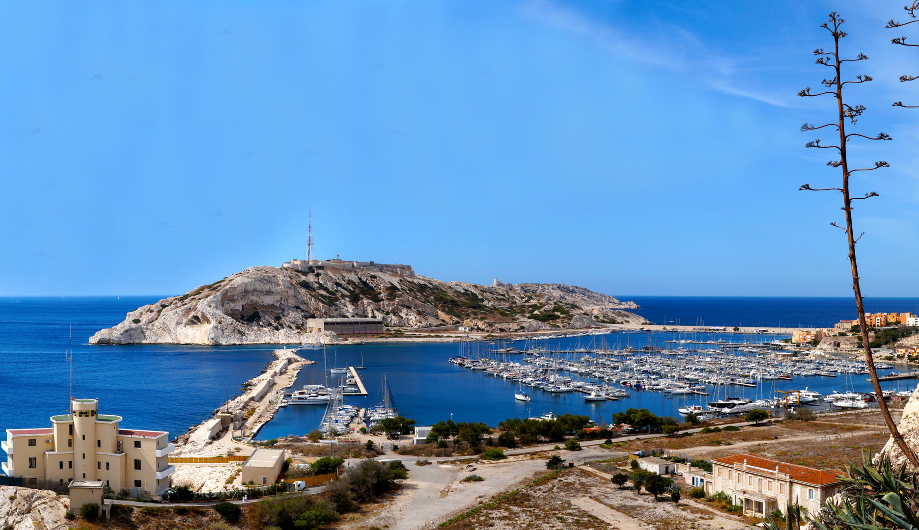 Blick von Ratonneau auf die Insel Pomègues