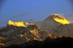 Blick von Sarangkot auf von links Annapurna IV (7525m) und Annapurna II (7939m)