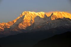 Blick von Sarangkot auf von links Annapurna Süd (7219m) und Annapurna I (8091m)