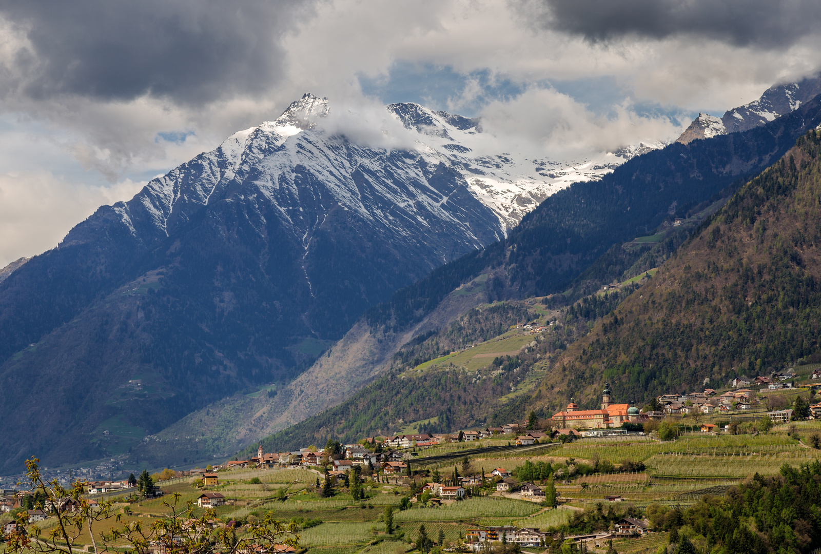 Blick von Schenna Richtung Dorf Tirol