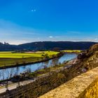 Blick von Schloß Horneck über den Neckar zur Burg Guttenberg