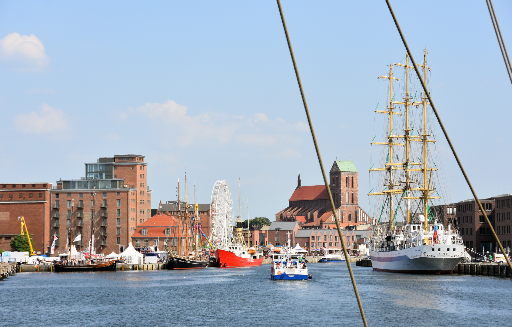 Blick von See auf das Wismarer Hafenfest 2018