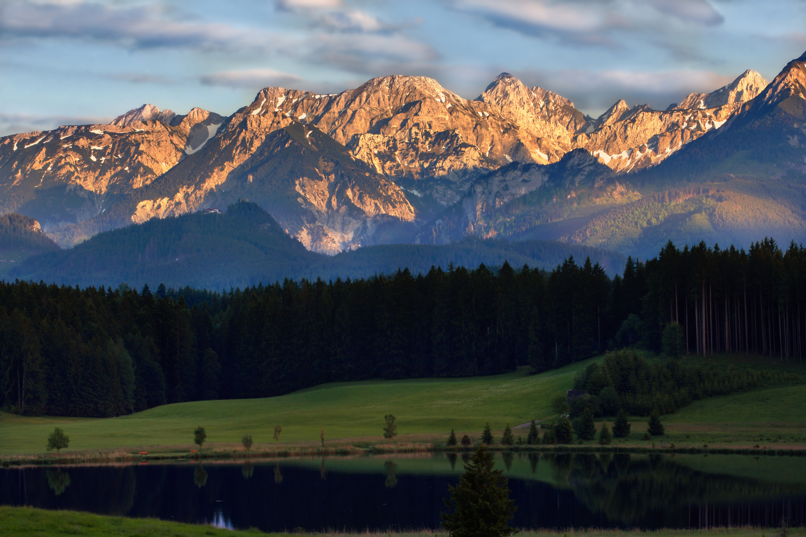 Blick von Seeg auf die östlichen Allgäuer Alpen